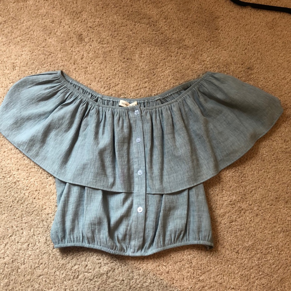 Cropped blue blouse
